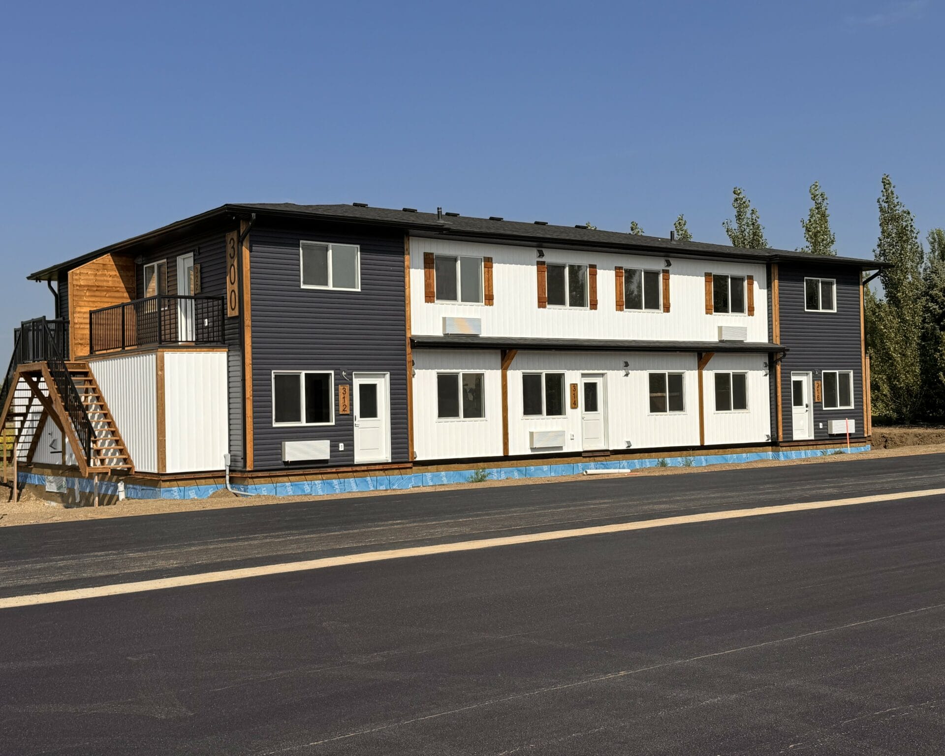 500 Railway Avenue East - Going Fast