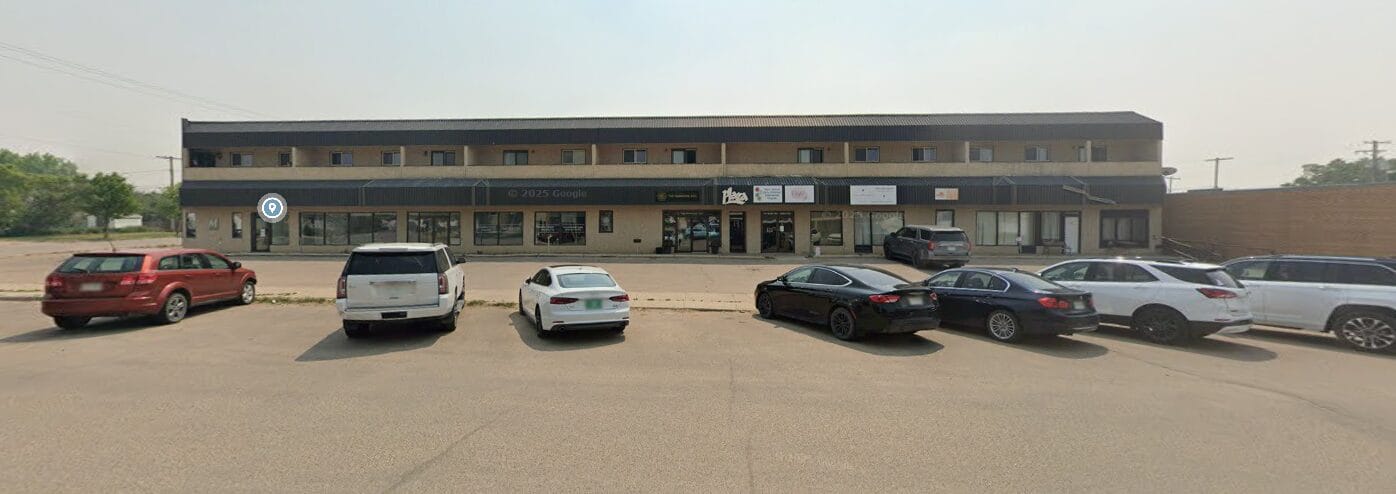Kindersley Plaza - 125 1st Ave E